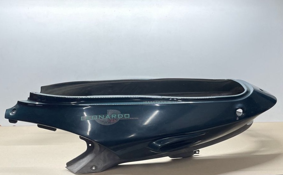 Aprilia Leonardo 125 - Heck Verkleidung Abdeckung Backe fairing (109-1)