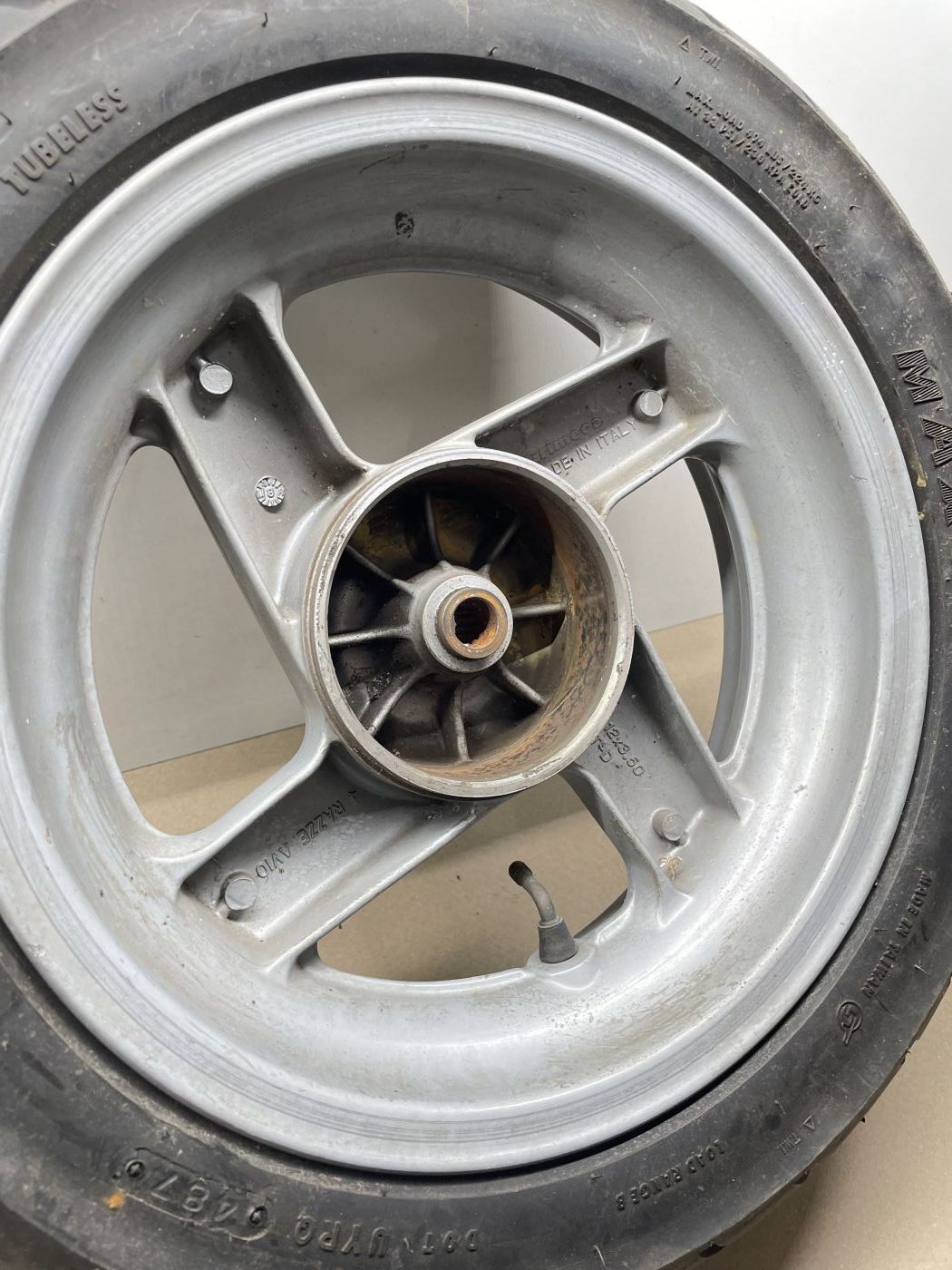 Malaguti F15 - Hinterrad Reifen Felge hinten wheel (109-38)