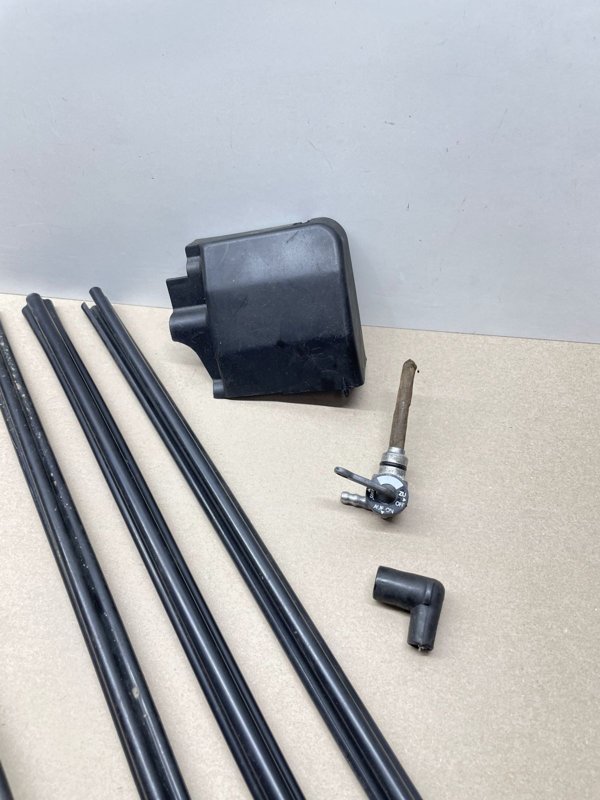 Saxonette Spartamet - Benzinhahn/Filter Zündkerzenstecker Luftfilter etc. (83-7)