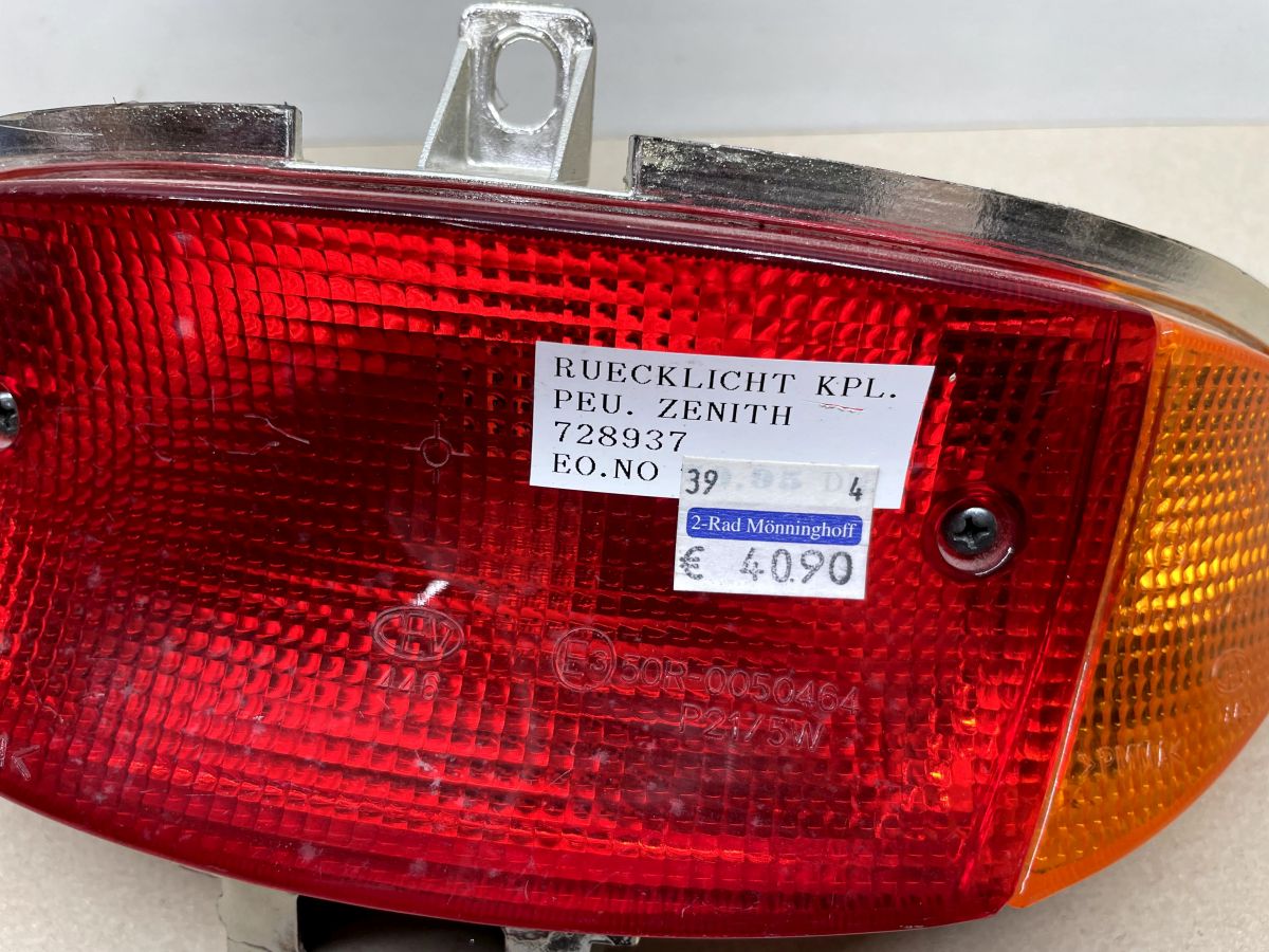 Peugeot Zenith Buxy - original Rücklicht Blinker NEU  (39-16)