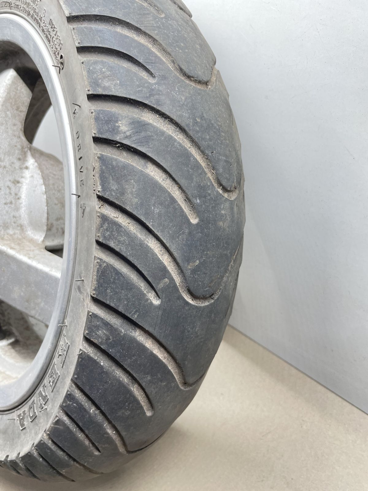Peugeot New Vivacity 50 2T -  Hinterrad Reifen Felge hinten wheel (90)