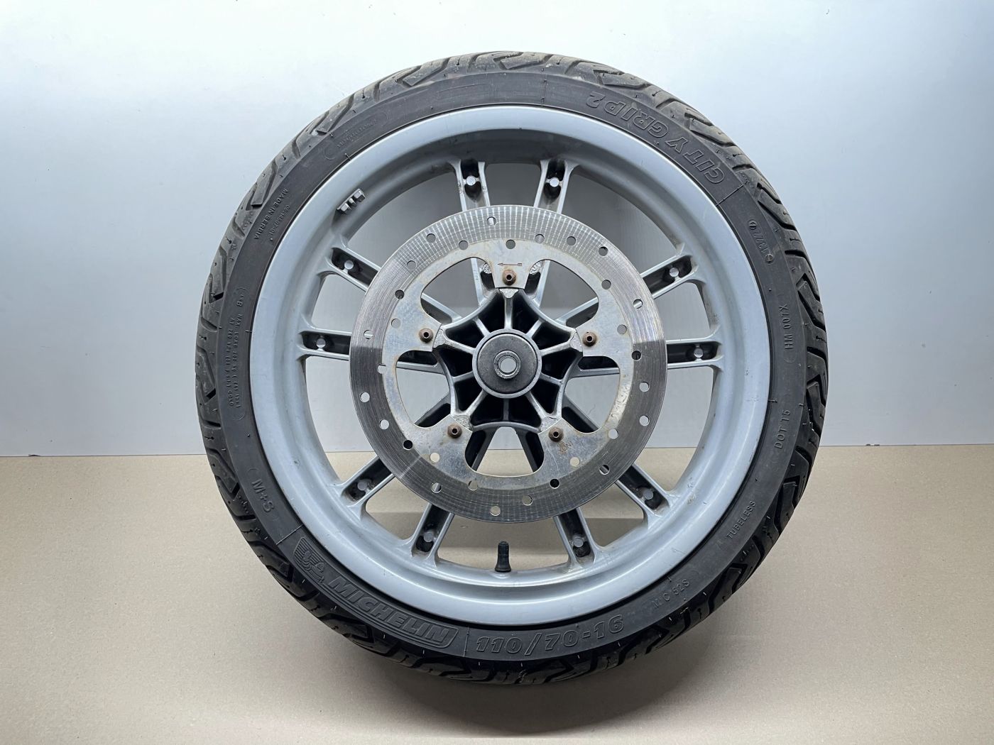 Piaggio Beverly 125 - Vorderrad Reifen Felge vorne front wheel (110)