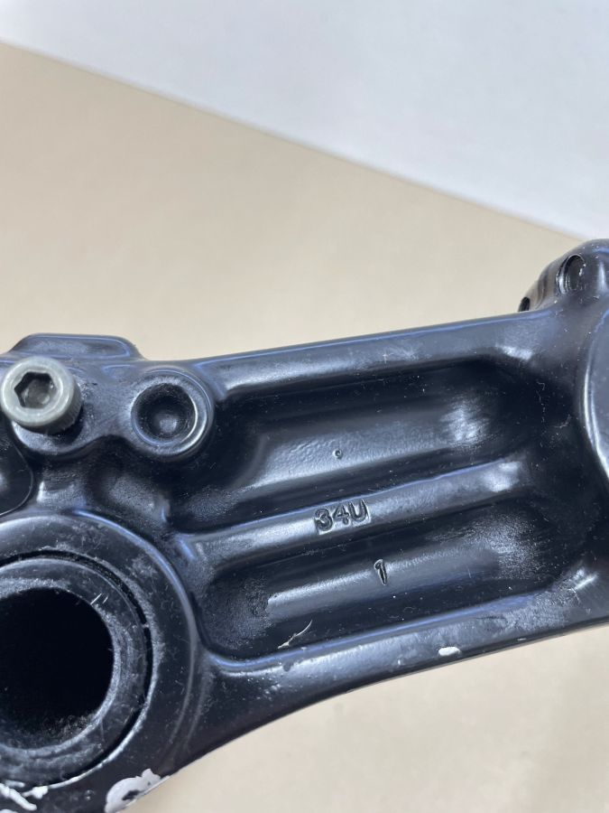 Suzuki GSX 1100 F - Gabelbrücke unten front fork  (118-6)