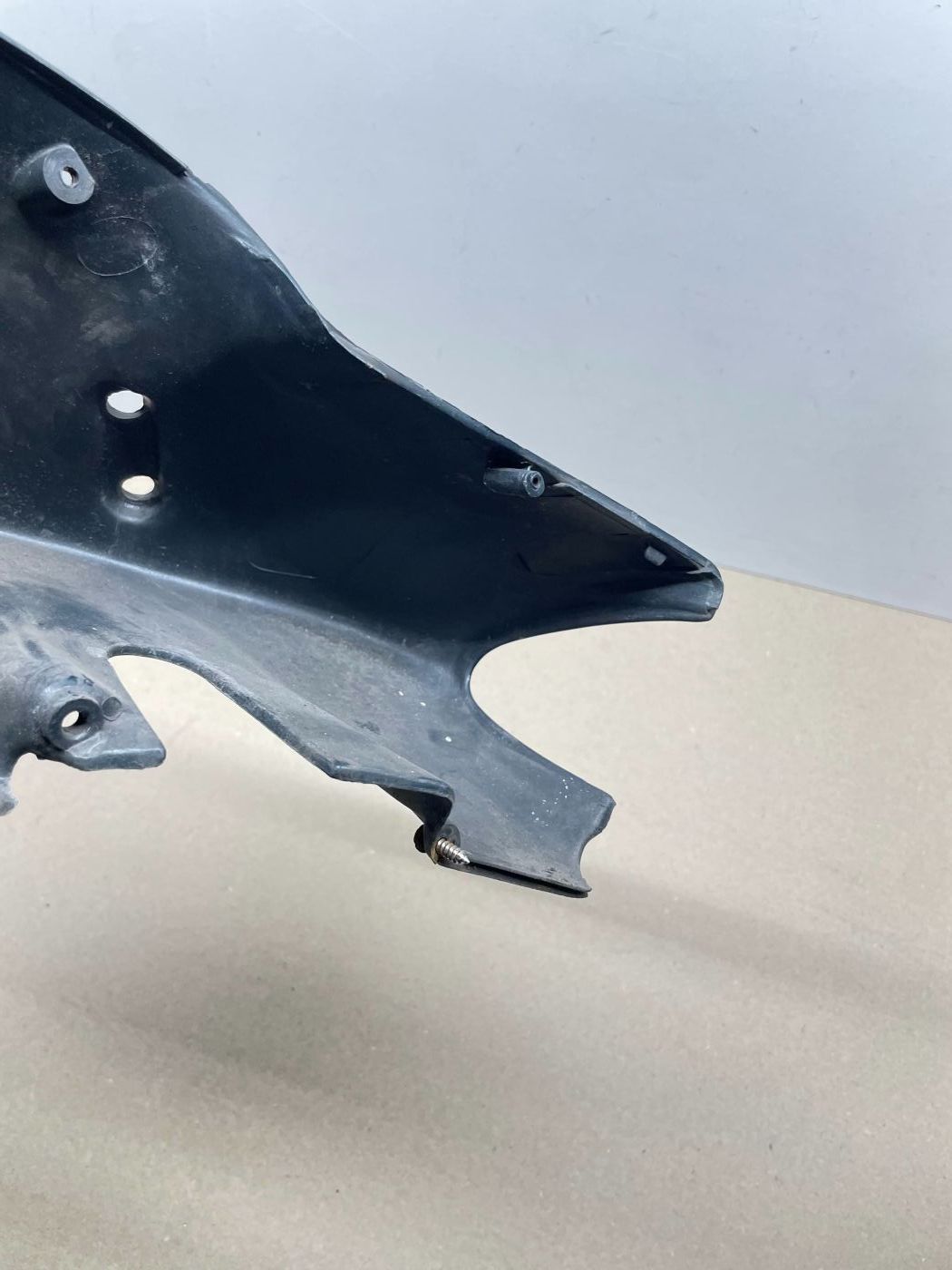 Aprilia Leonardo 125 - Lenkerverkleidung vorne Abdeckung Verkleidung (109-1)