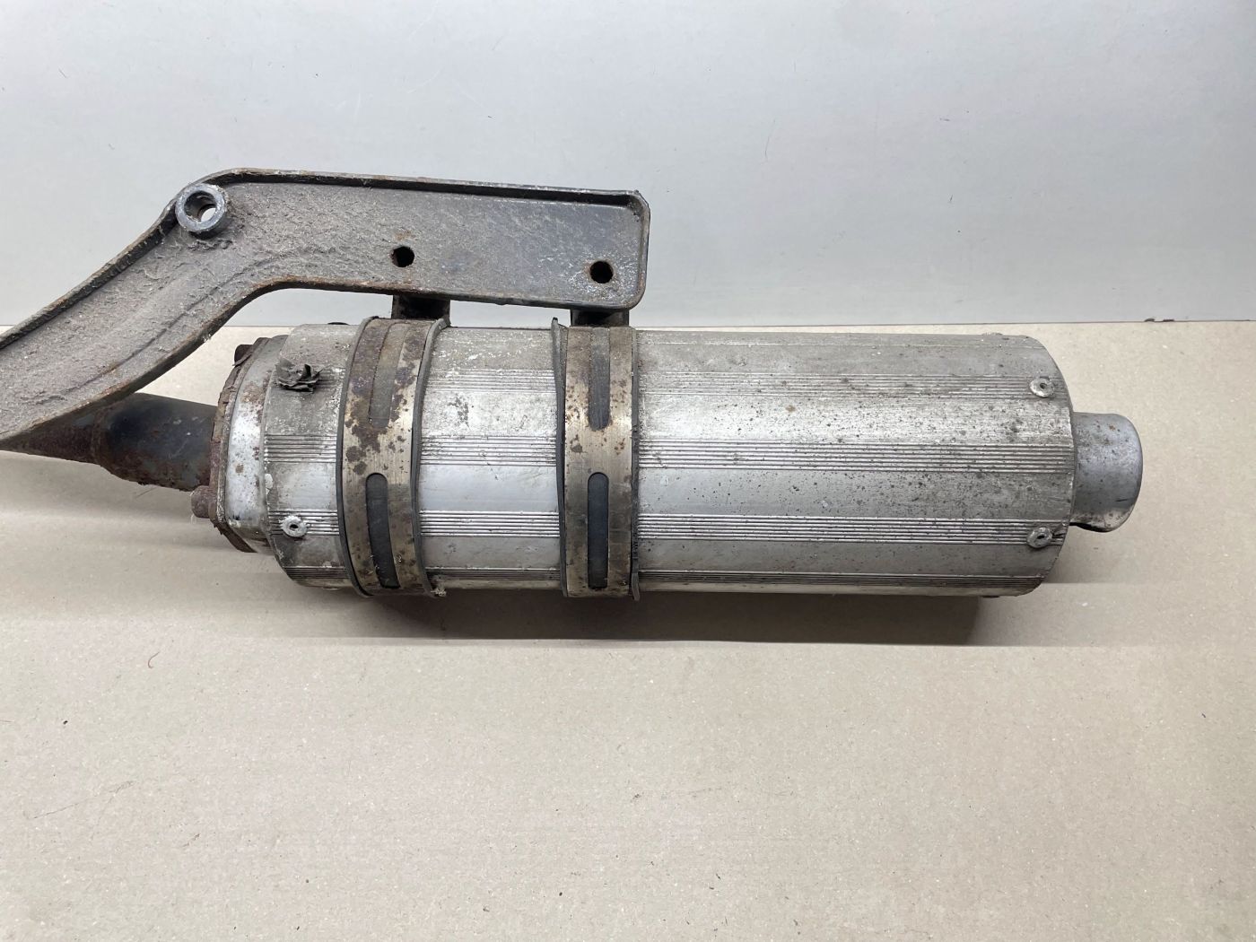 Ering / Baotian BT49QT-7 original Auspuff exhaust (102-14)
