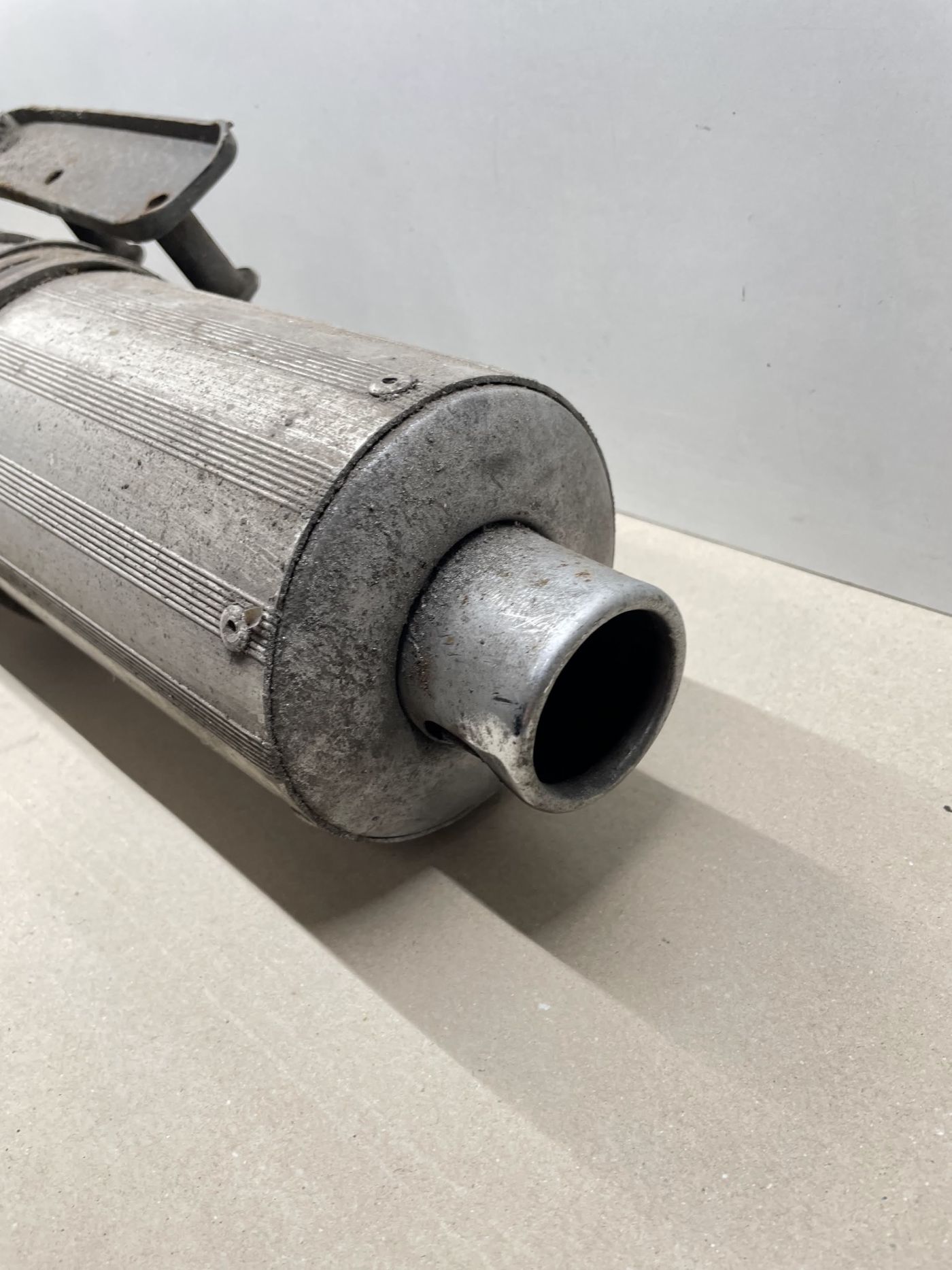 Ering / Baotian BT49QT-7 original Auspuff exhaust (102-14)
