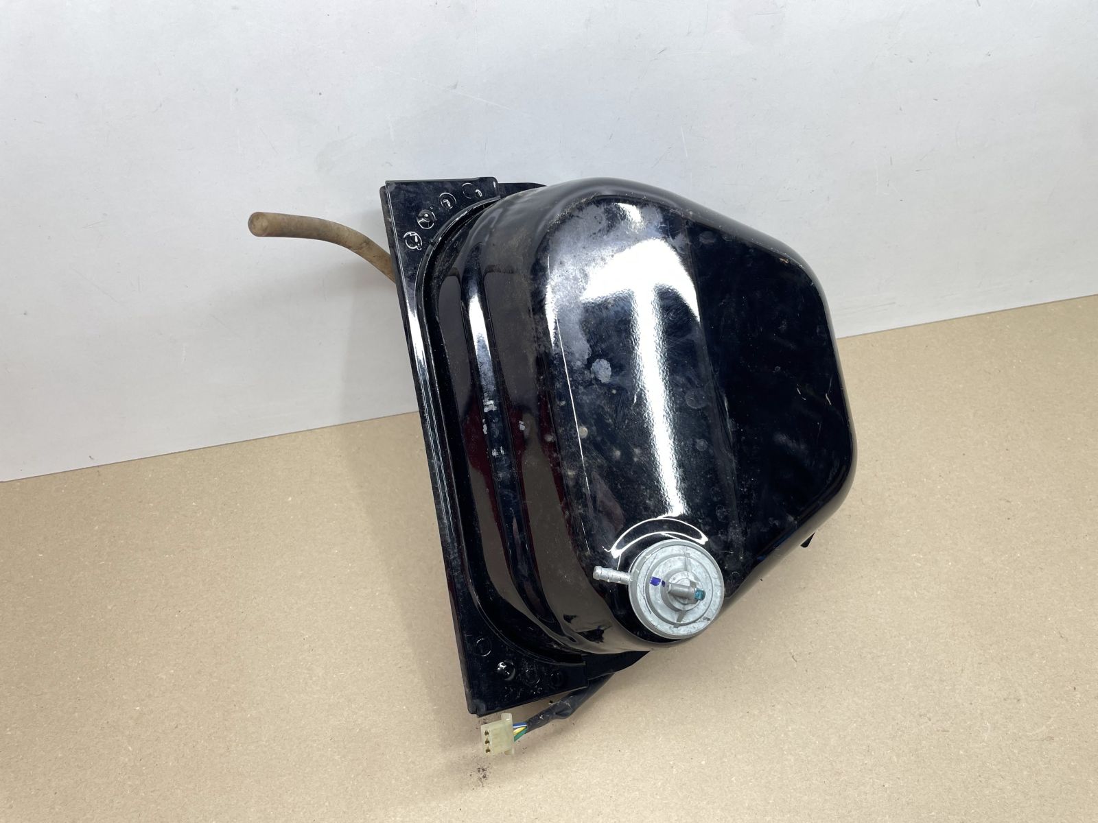 Honda X8R  - Benzintank Kraftstofftank Benzinstandgeber petrol tank Tankdeckel (119)