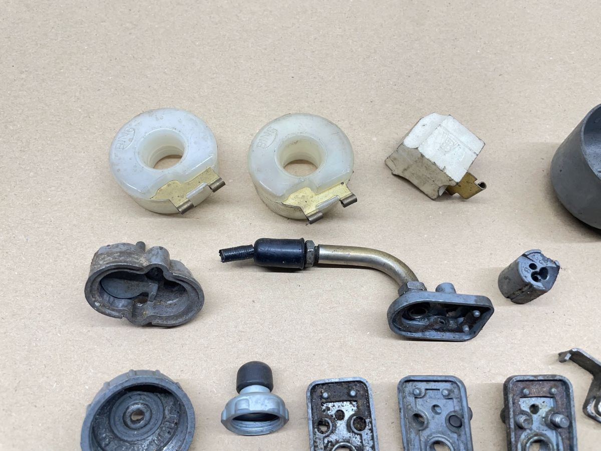 ORIGINAL BING Vergaserdeckel Schwimmer Gasschieber Hercules Zündapp Kreidler (W9)