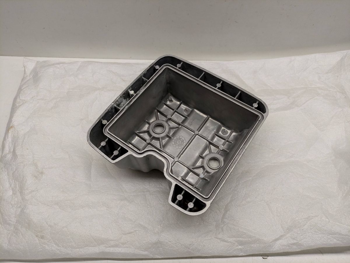 Hyosung GA125F Cruise II - original Ventildeckel NEU Motordeckel !  (38-2)