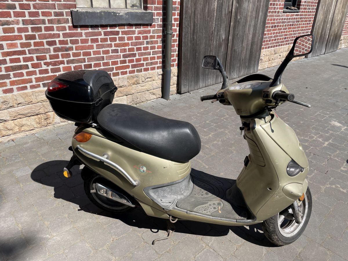 Aprilia Gulliver 50 - Vorderrad Reifen Felge vorne front wheel (76)