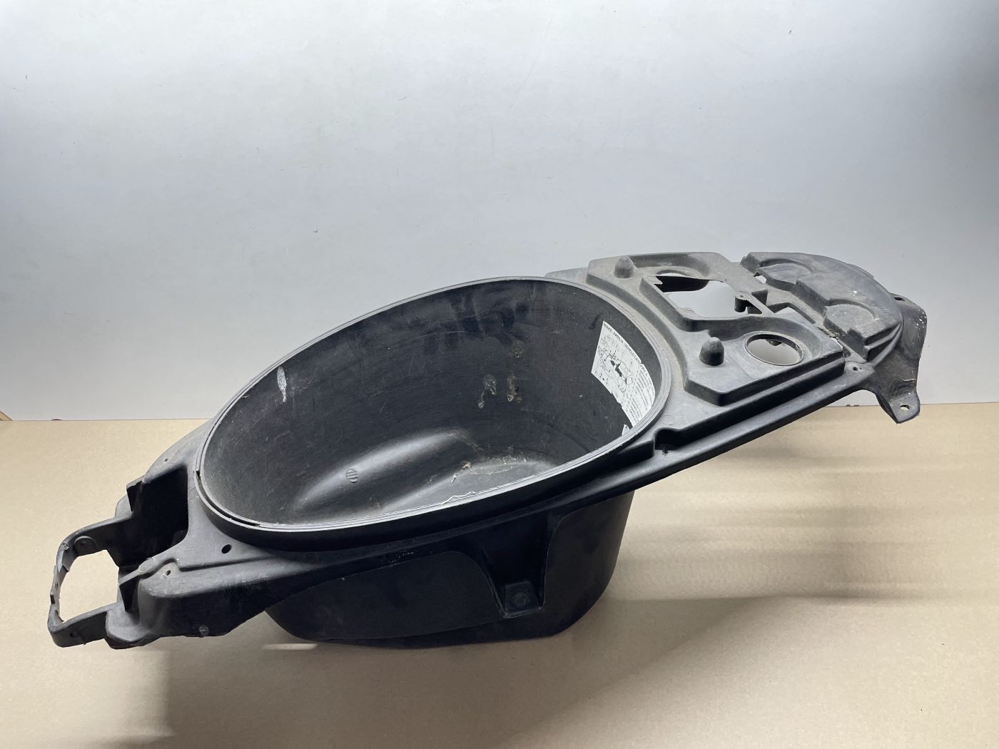 Aprilia SR50 Ditech - original Helmfach Staufach fairing  (109-V)
