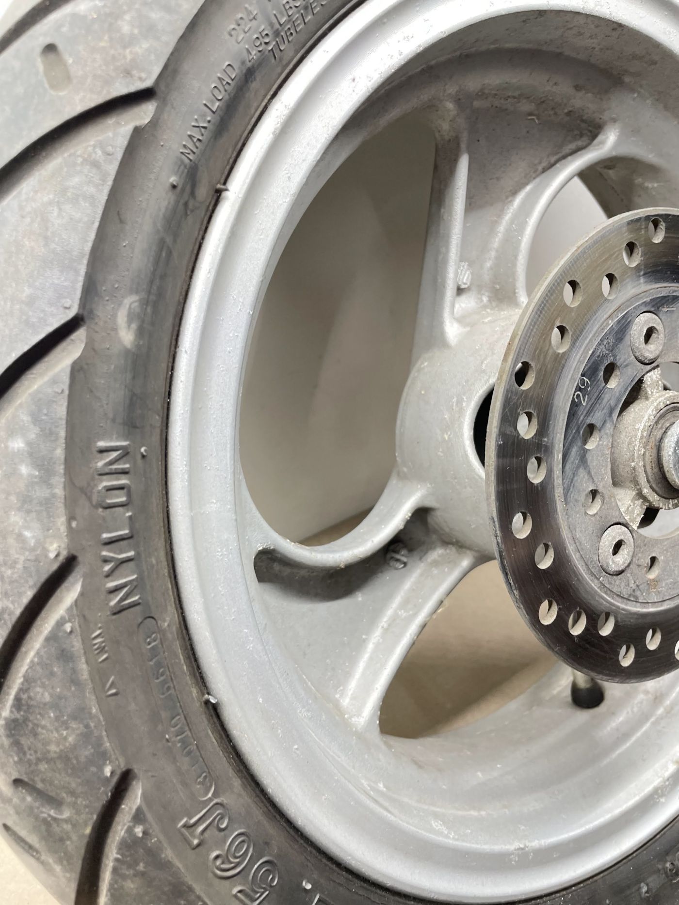 Kymco KB 50  - Vorderrad Reifen Felge vorne wheel (117)