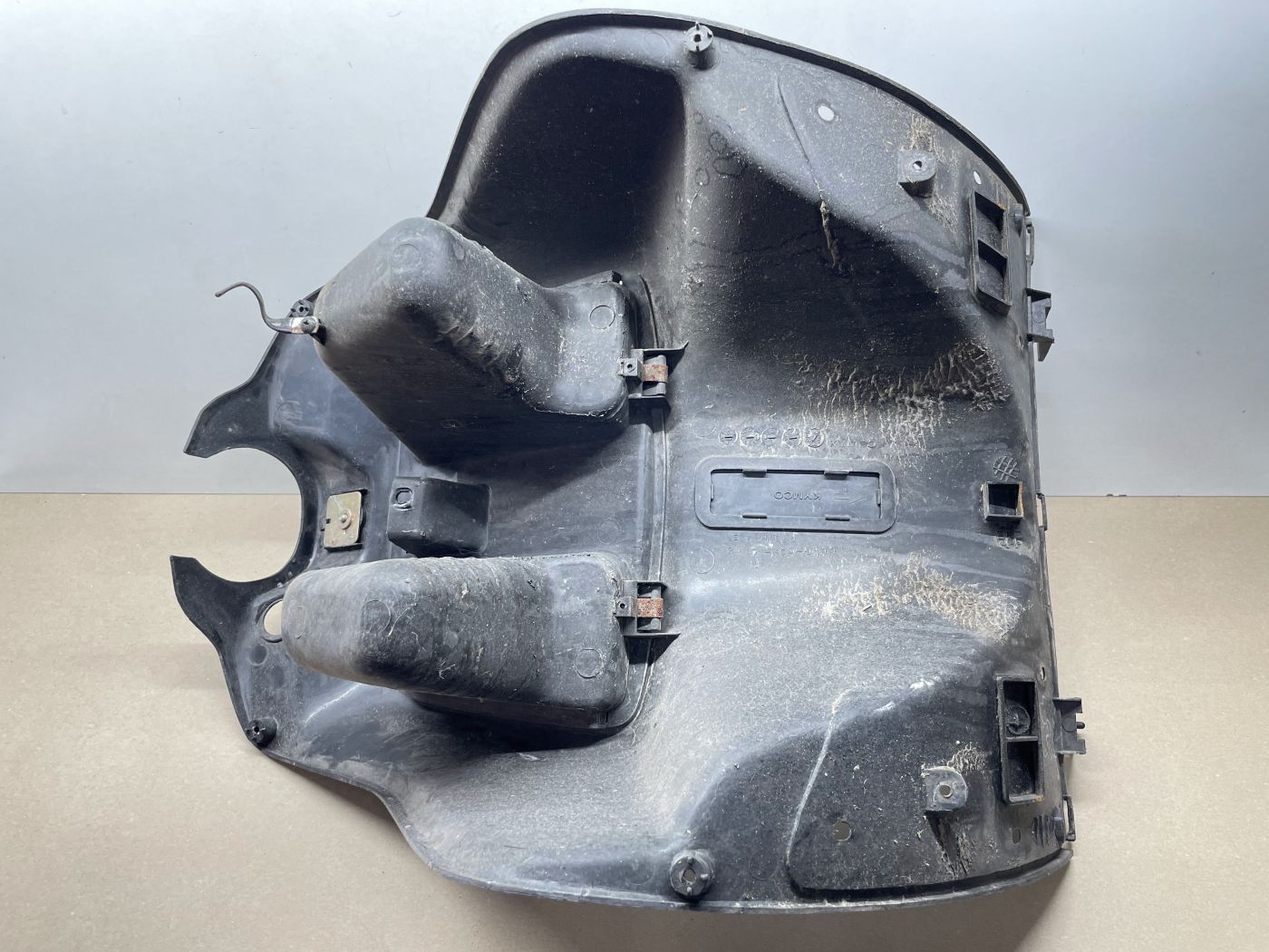 Kymco KB 50  - Beinschild Verkleidung Innenraum Abdeckung fairing (117)