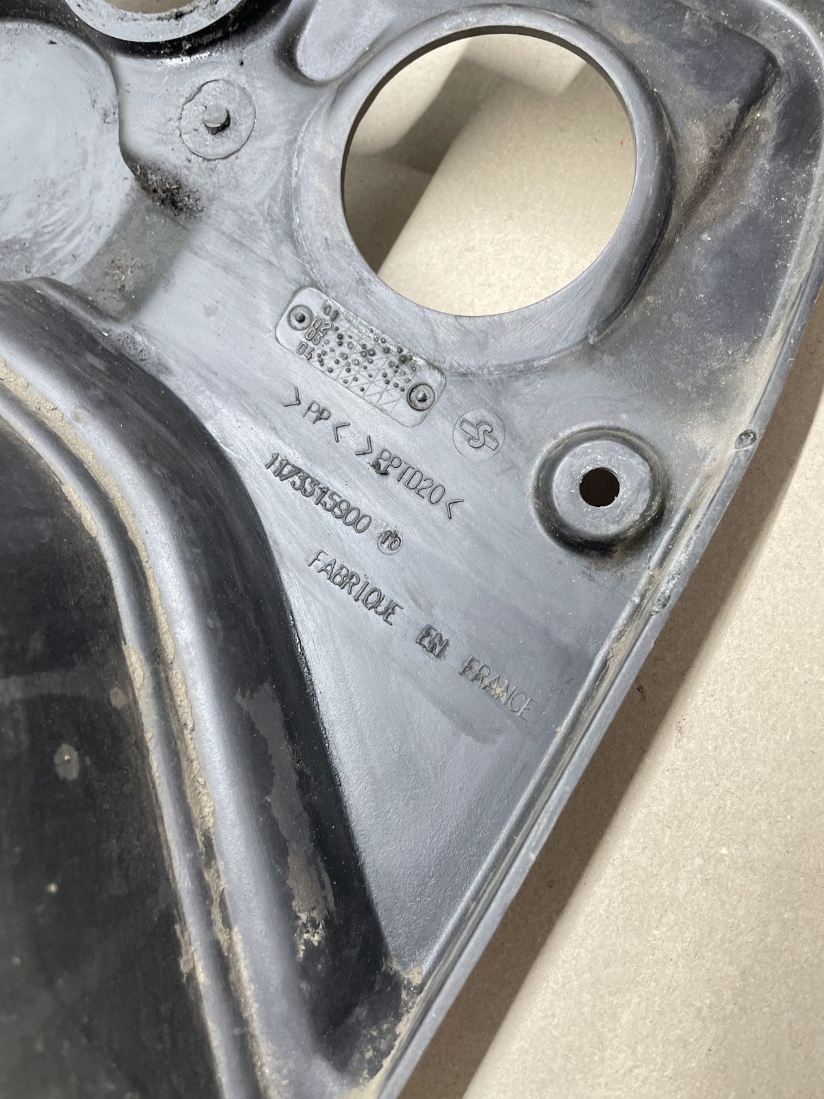 Peugeot TKR Furious 50 - original Helmfach Staufach Verkleidung (89)