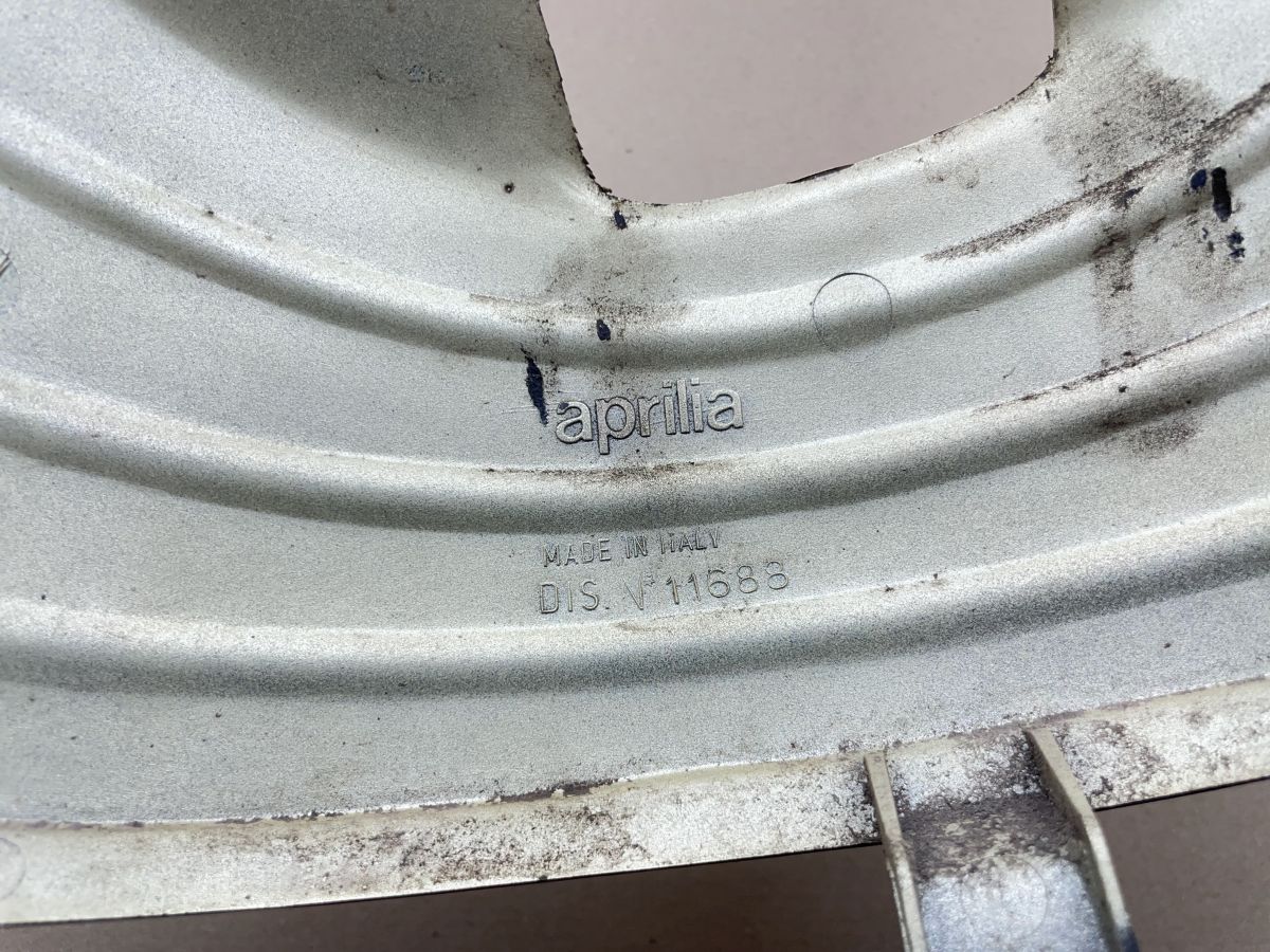 Aprilia Gulliver 50 - Serviceklappe Deckel Abdeckung Innenraum Zylinder (76)