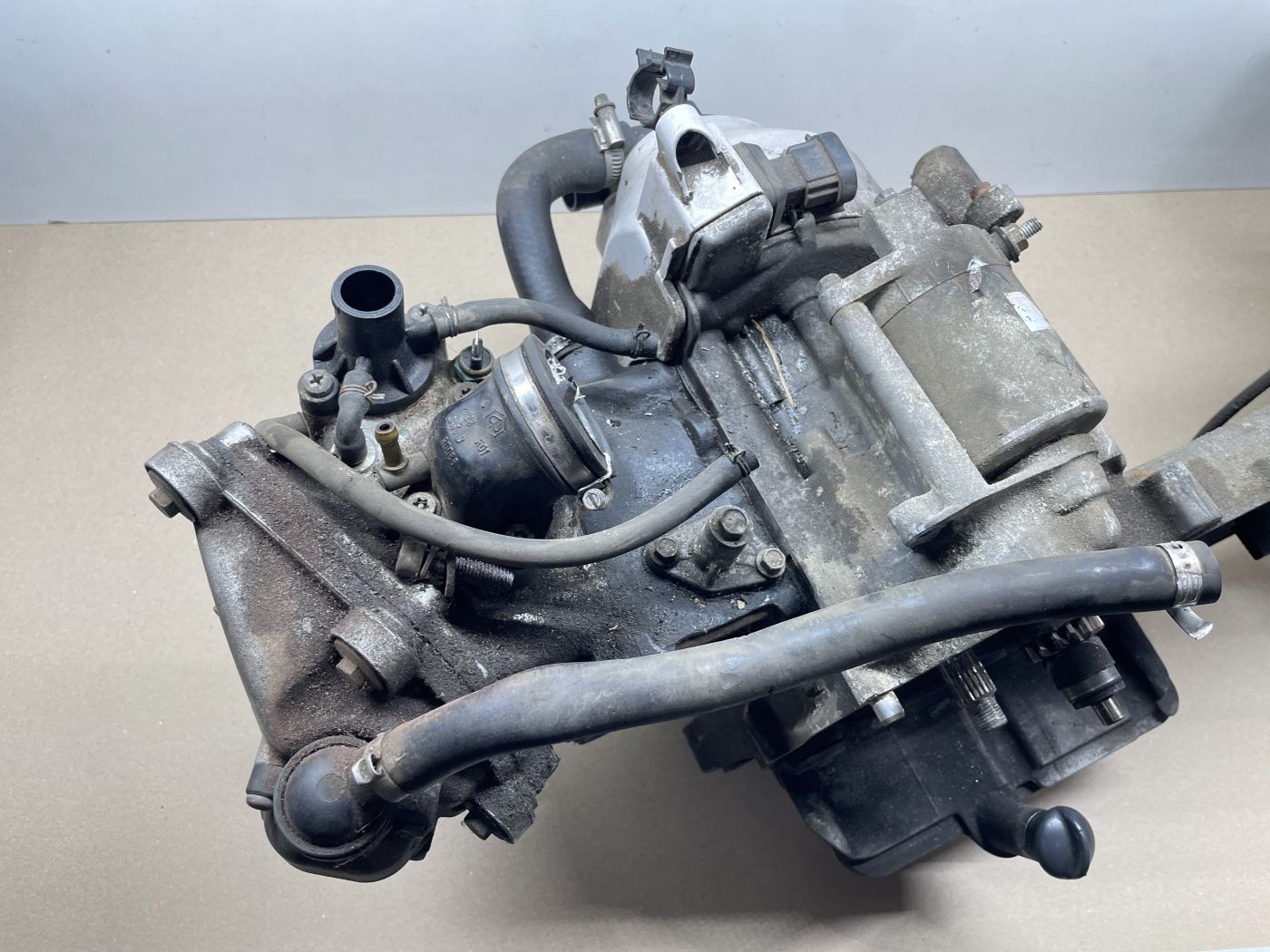 Piaggio Beverly 125 - Motorblock Kurbelwelle Getriebe Zylinder Anlasser engine (110)