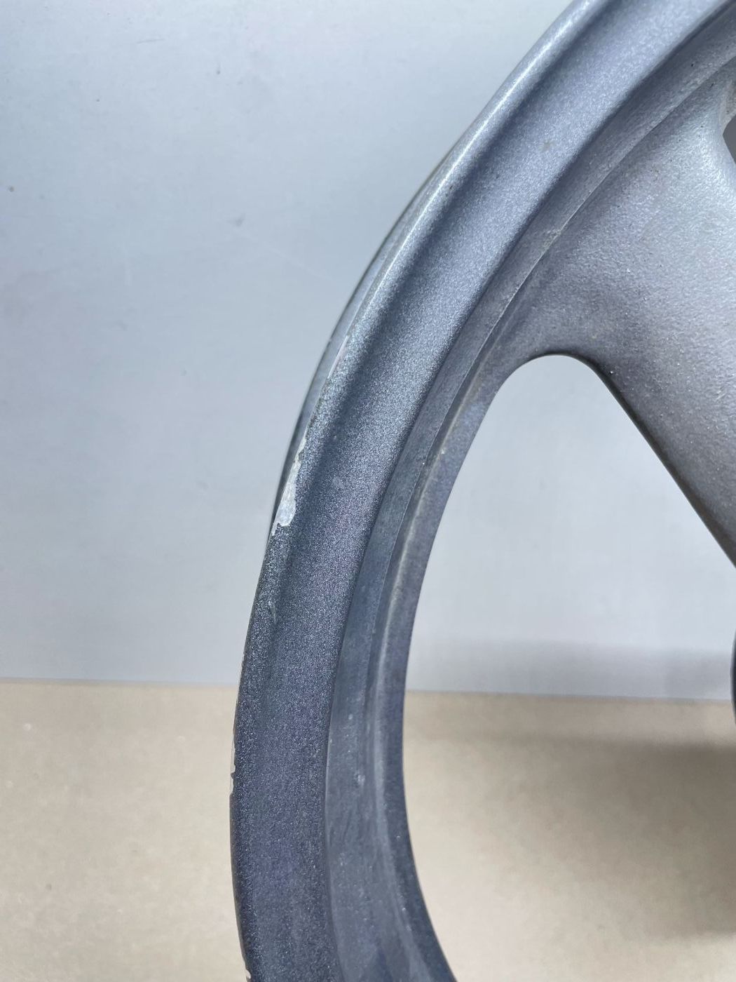 Daelim VS125  - Hinterrad J16xMT 2.5 Reifen Felge hinten wheel (118)