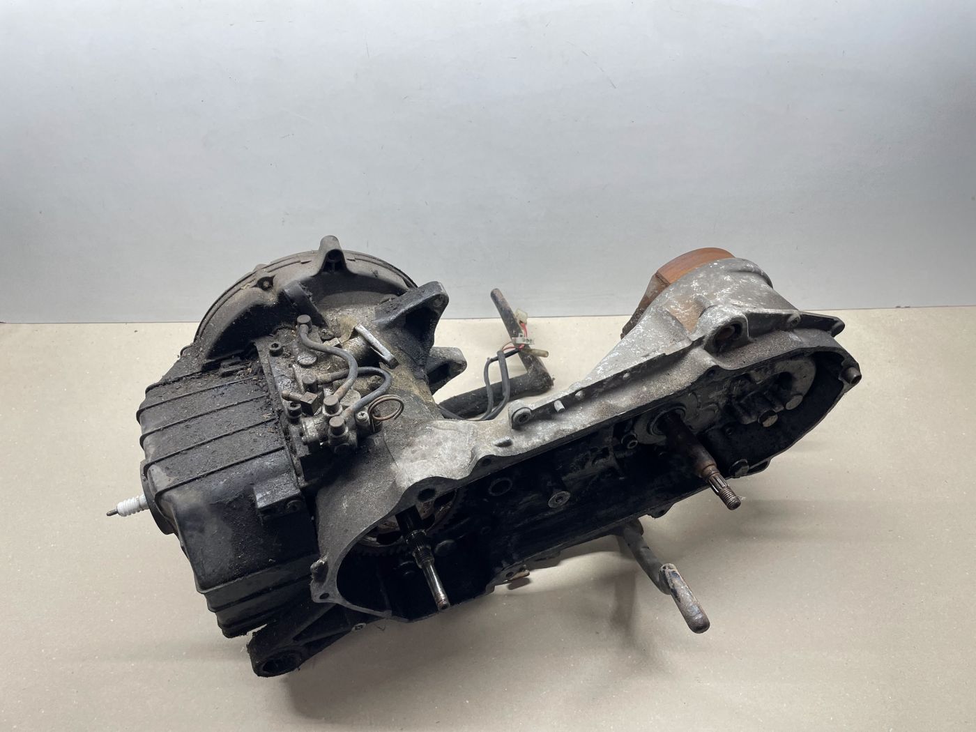 Derbi Vamos 50 - Motorblock Zylinder Getriebe Kurbelwelle engine (102-16)