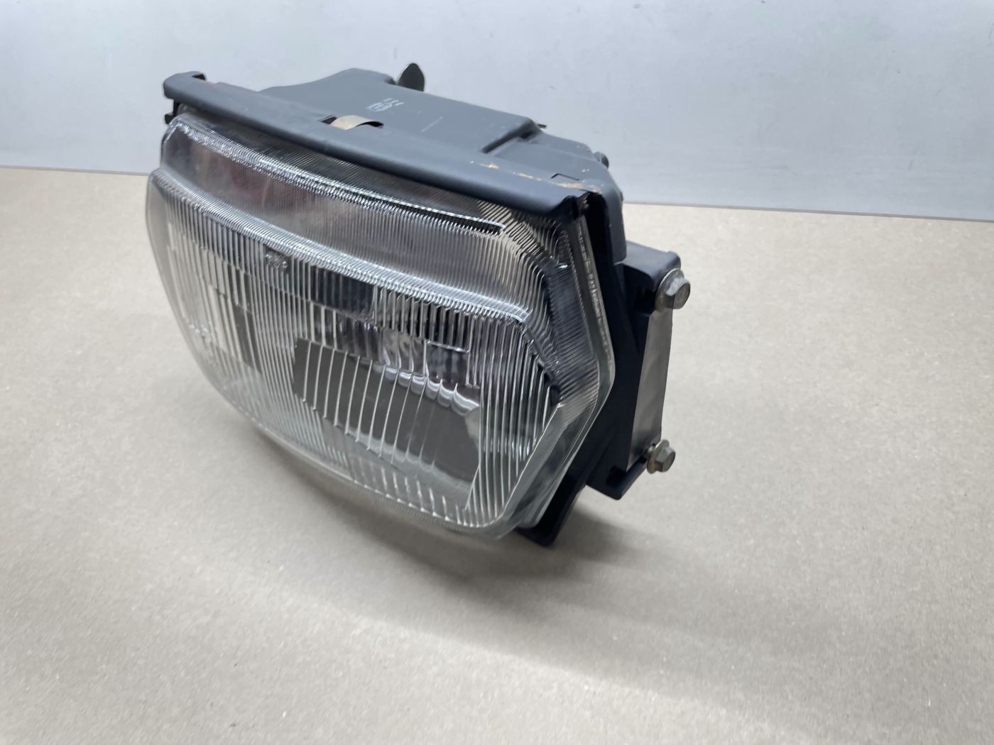 Suzuki GSX 600 F - Scheinwerfer Koito Licht Lampe vorne headlight (118-1)