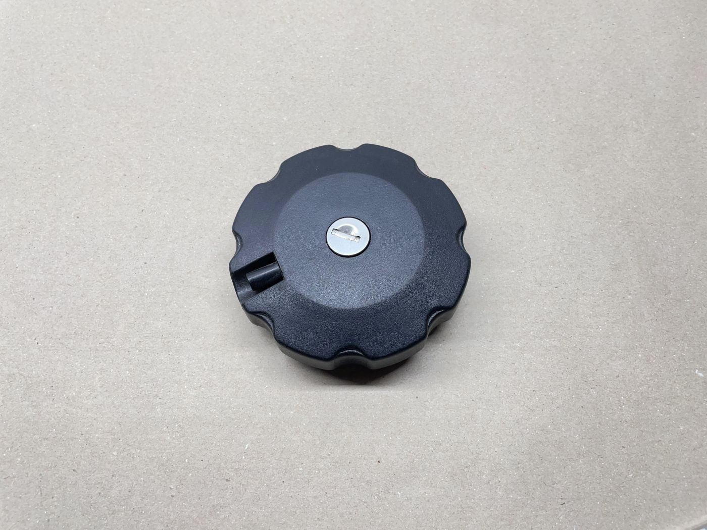 Tankdeckel o. Schlüssel NOS  -  Honda MTX 50 80 R SH (39-72R)