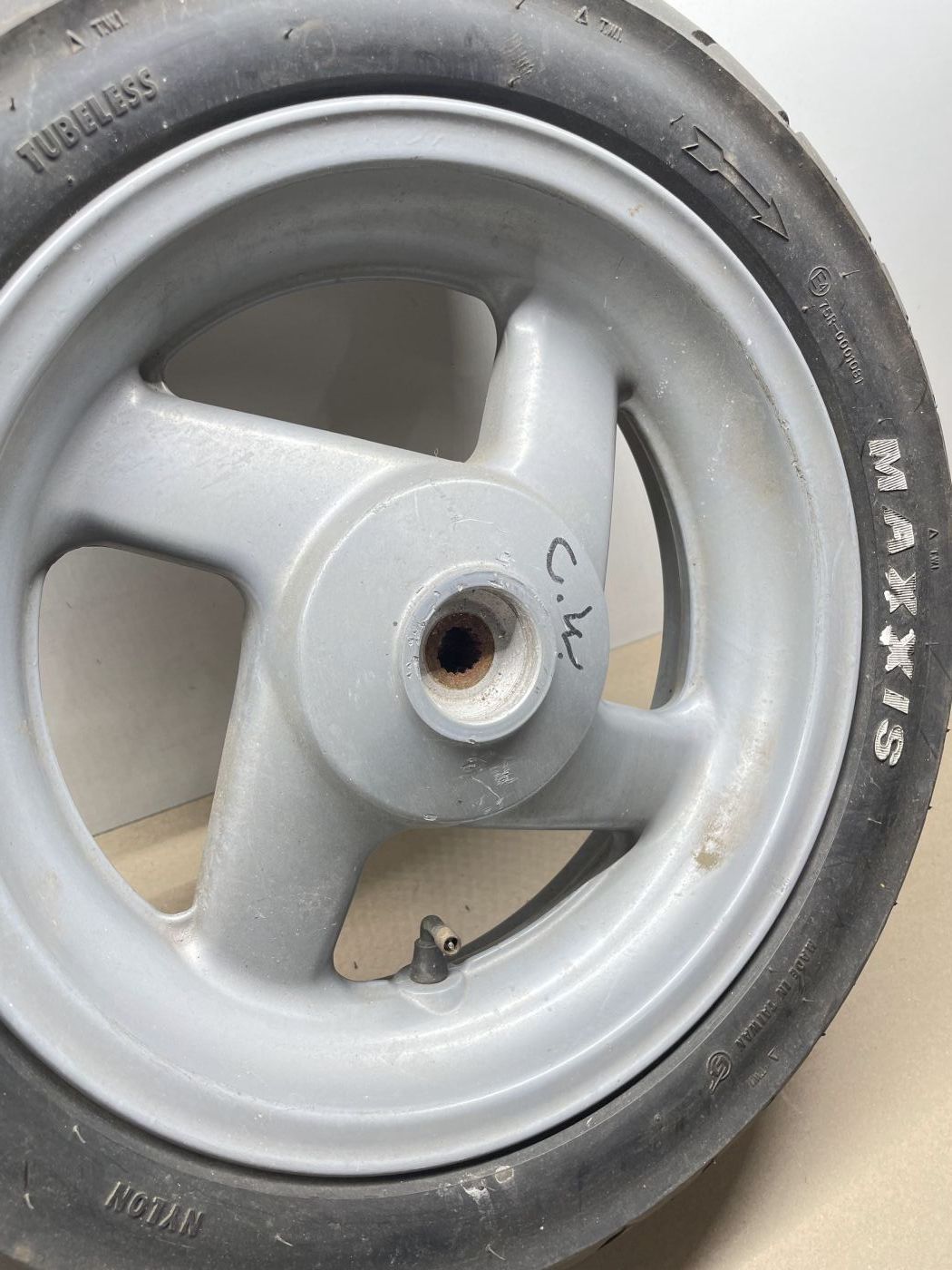 Malaguti F15 - Hinterrad Reifen Felge hinten wheel (109-38)
