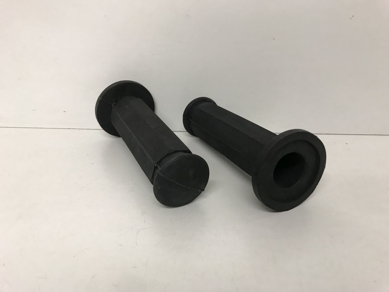 Griff Satz Schwarz 22/24mm Hercules Zündapp Kreidler KTM Griffgummi Lenker Mofa