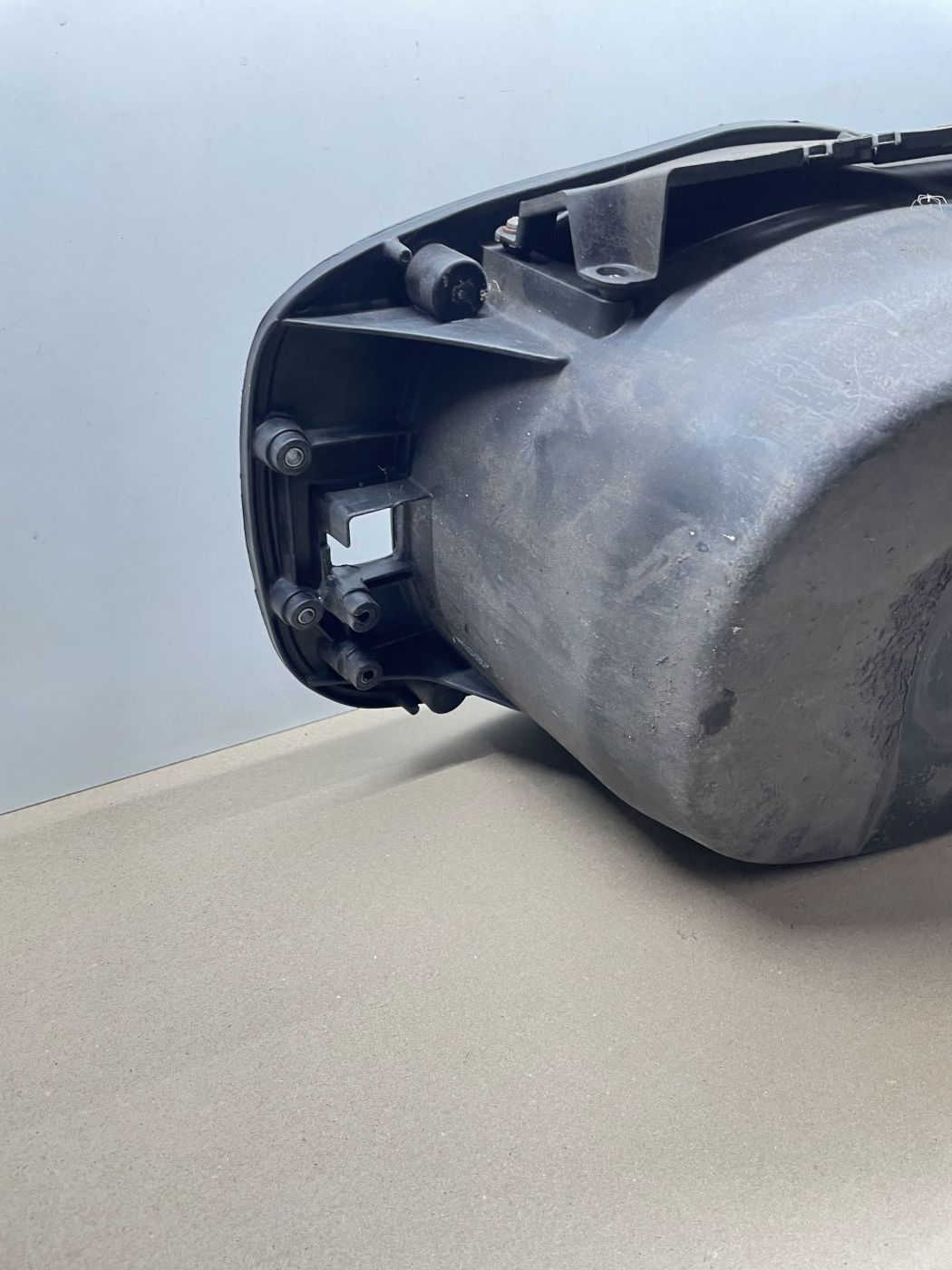 Aprilia Leonardo 125 - Helmfach Staufach Abdeckung Stauraum Verkleidung (109-1)