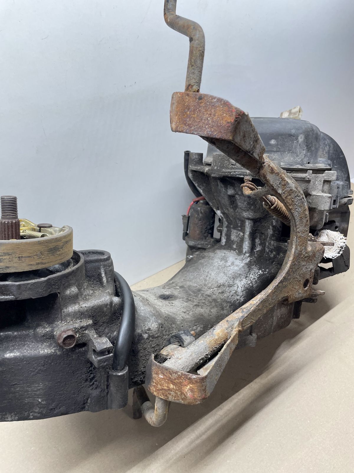 Aprilia Gulliver 50 - Motorblock Kurbelwelle Zylinder Getriebe Ständer (76)