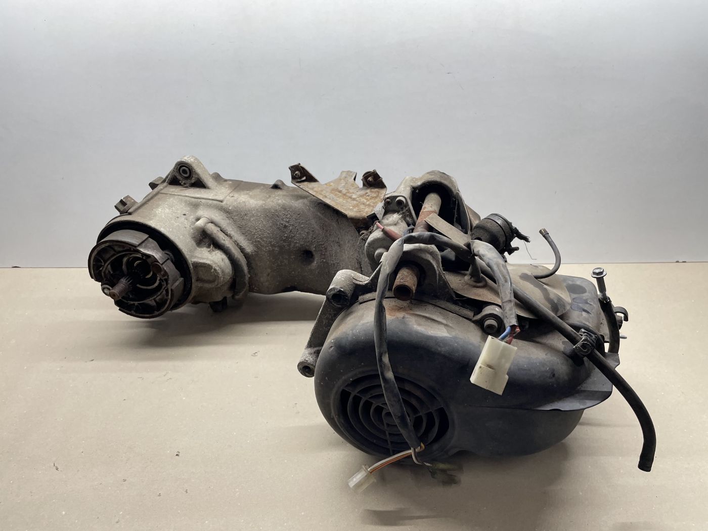 Aprilia Gulliver 50 - Motorblock Kurbelwelle Zylinder Getriebe engine (102-10)