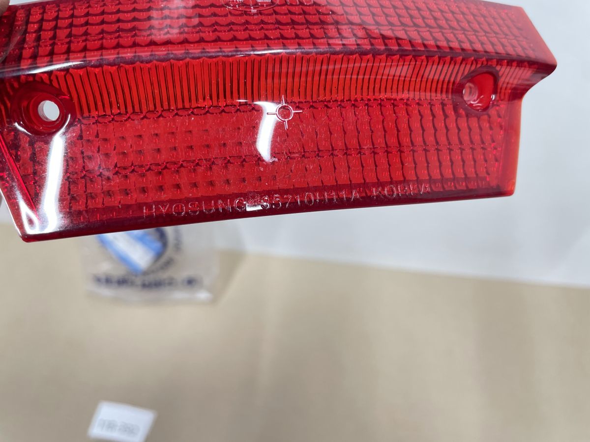 Hyosung Cab SB 50 - ORIGINAL Rücklichtglas NEU Kappe rear light (118-14)