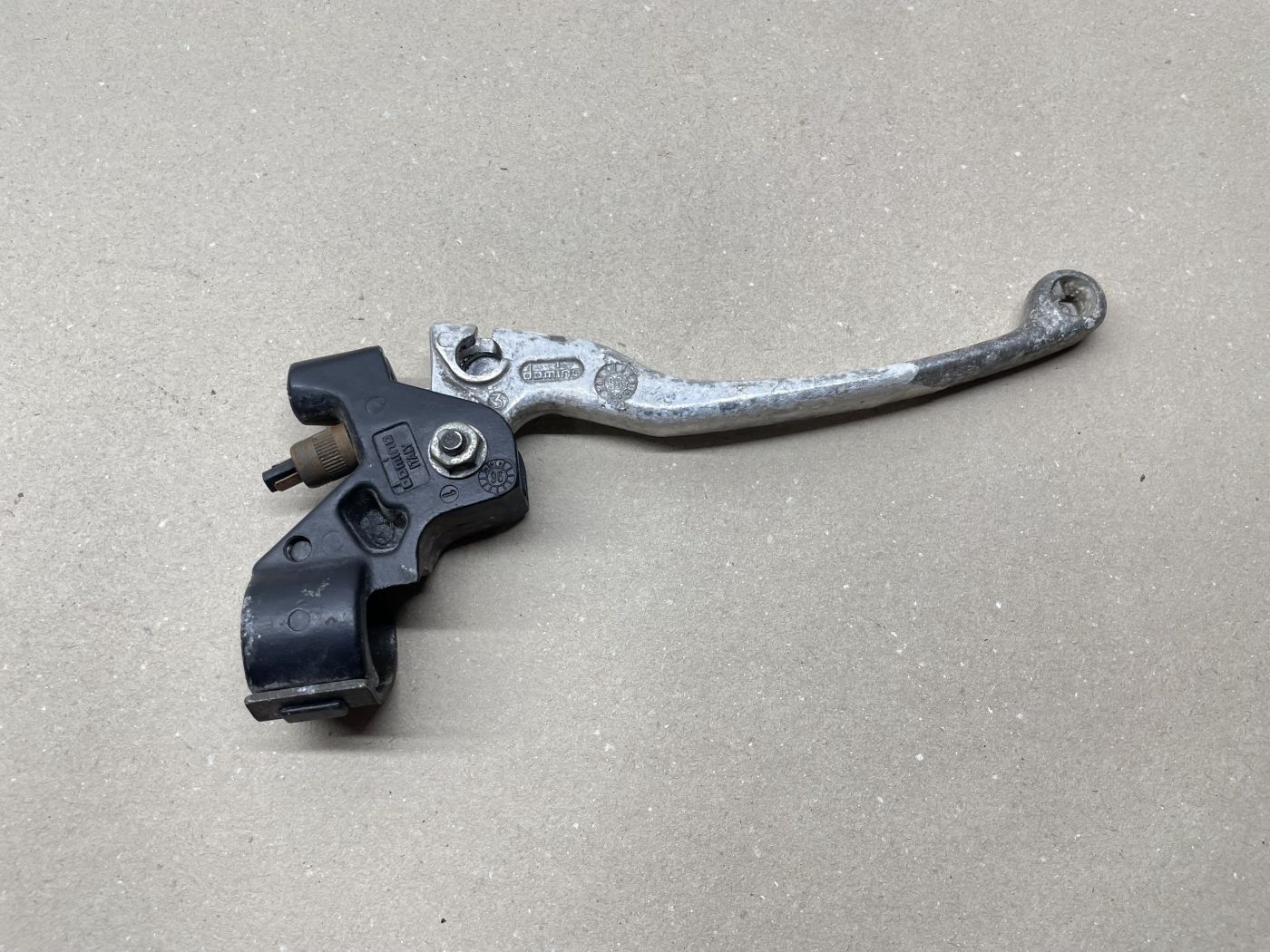 Aprilia Gulliver 50 - Bremsarmatur links Bremshebel Bremse Hinterrad Lenker (102-10)