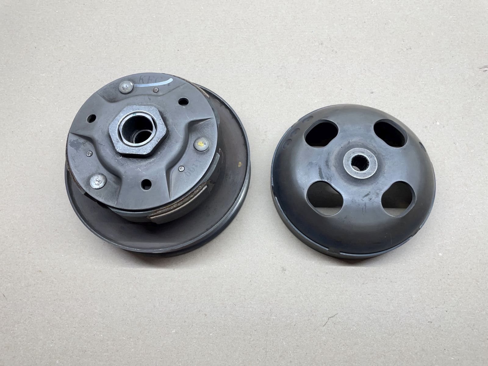 Piaggio X9 250 - Kupplung komplett Kupplungsglocke Wandler clutch (75)