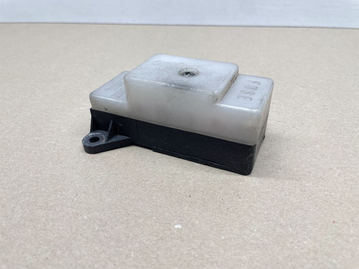 Suzuki GSX 600 F - Sicherungskasten SIcherungsbox fusebox  (118-18)