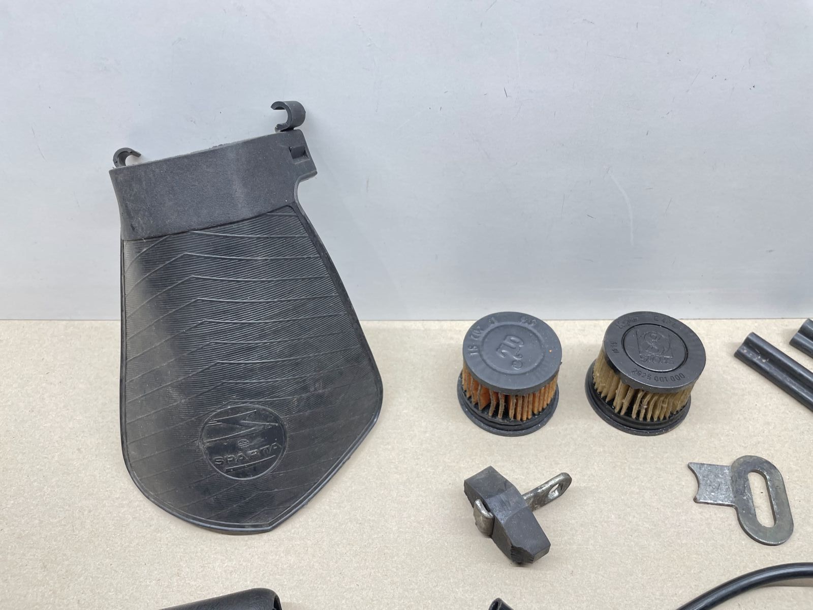 Saxonette Spartamet - Benzinhahn/Filter Zündkerzenstecker Luftfilter etc. (83-7)