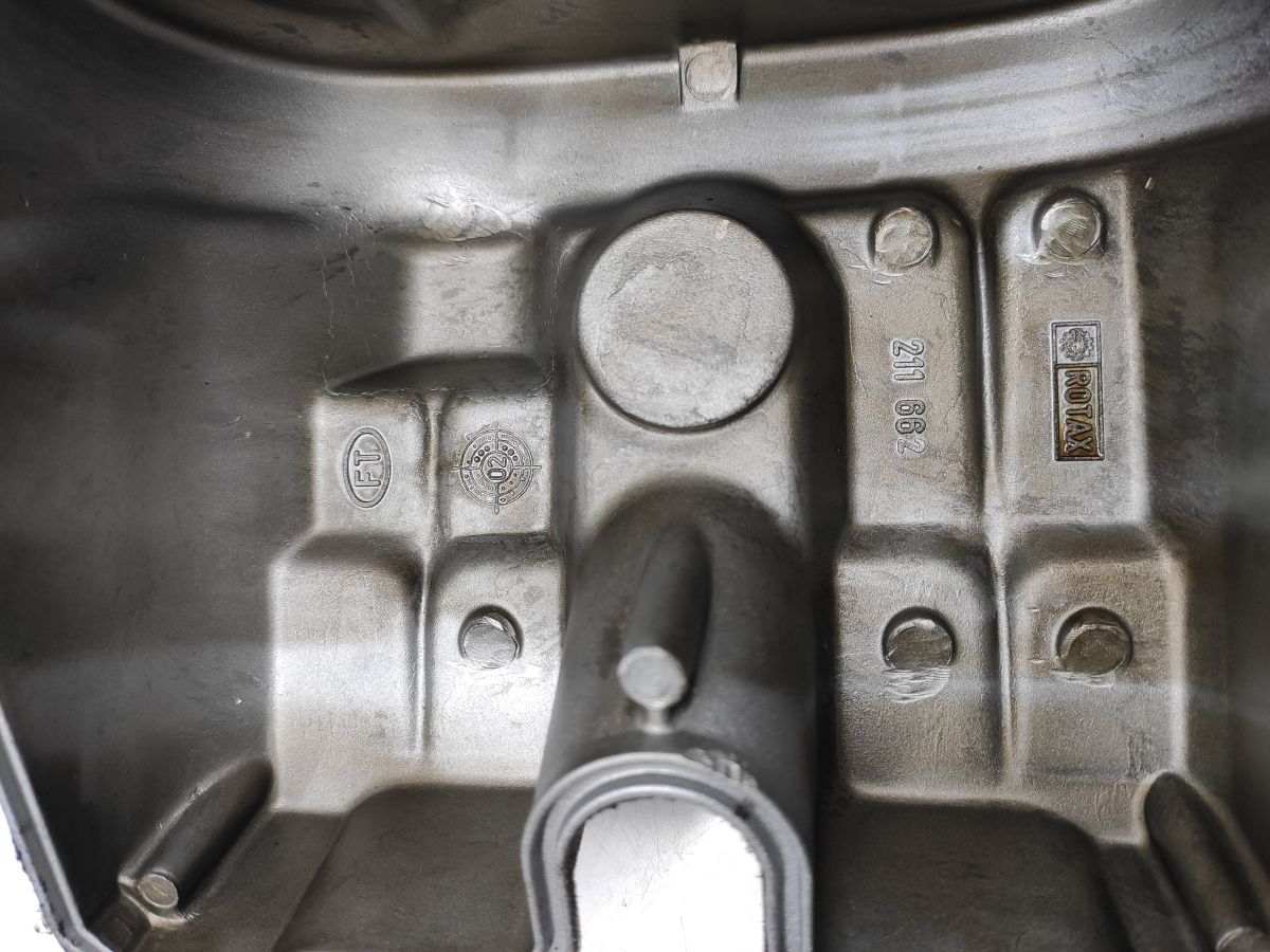 Aprilia Caponord ETV 1000 ABS - Ventildeckel vorne Motordeckel Abdeckung !