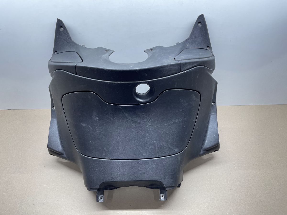 Piaggio X9 250  Beinschild + Sitzbankzug Tankklappenzug Innenraum Abdeckung (75)