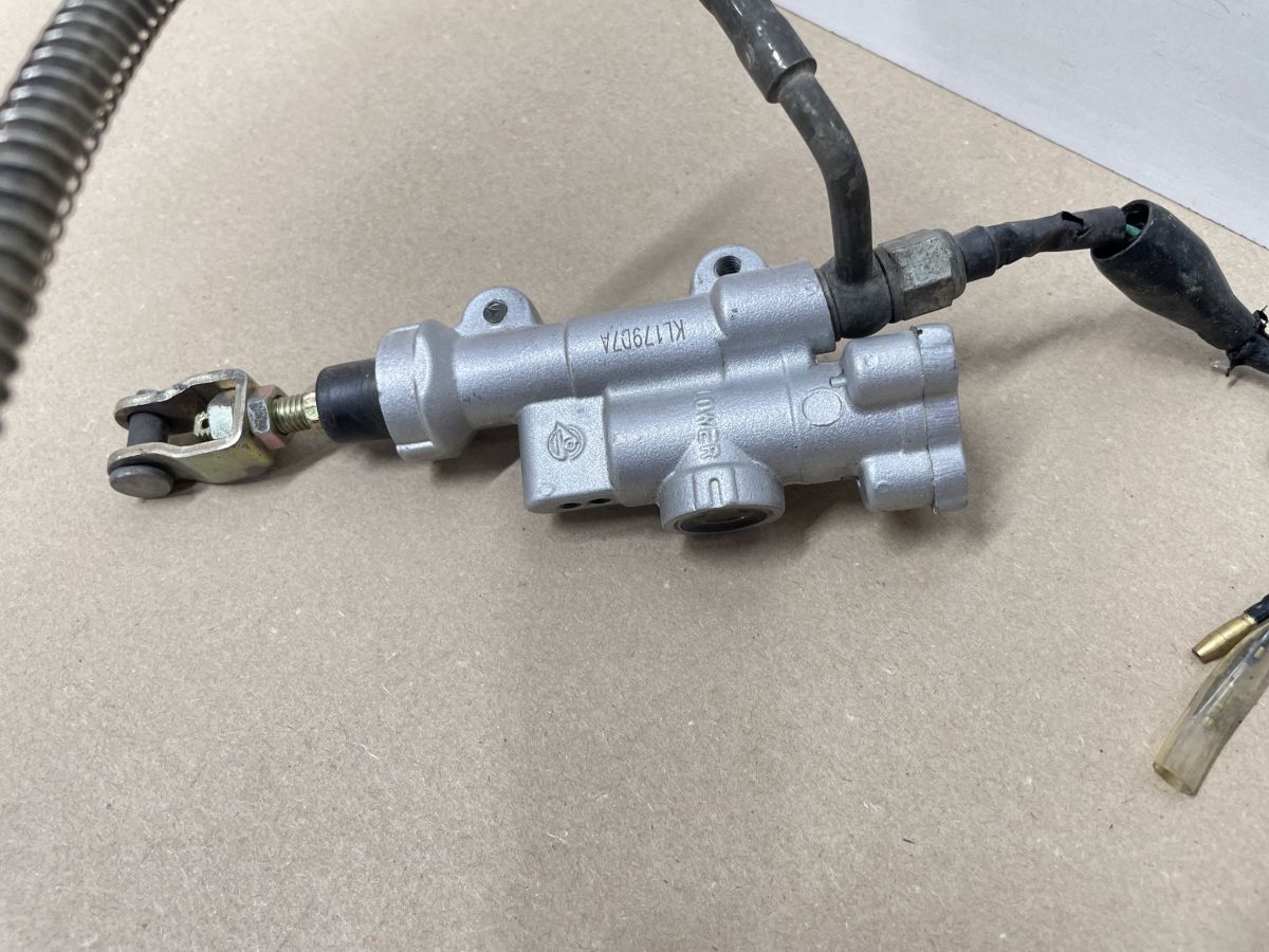 Honda CR80R CR125R CR250R CRF230 XR250R ? Bremszylinder hinten Bremsleitung (118-11)