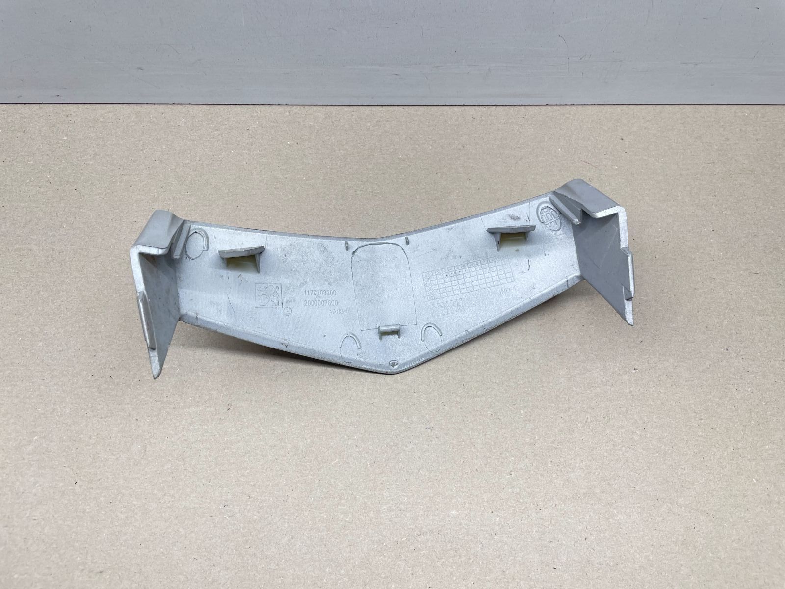 Peugeot New Vivacity 50 2T -  Verkleidung oben Scheinwerfer Abdeckung (90)