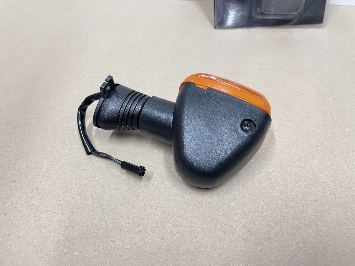 Blinker vorne links flasher - Suzuki GSX-R 600 750 SV TL 1000 XF 650 GSXR (118-16)