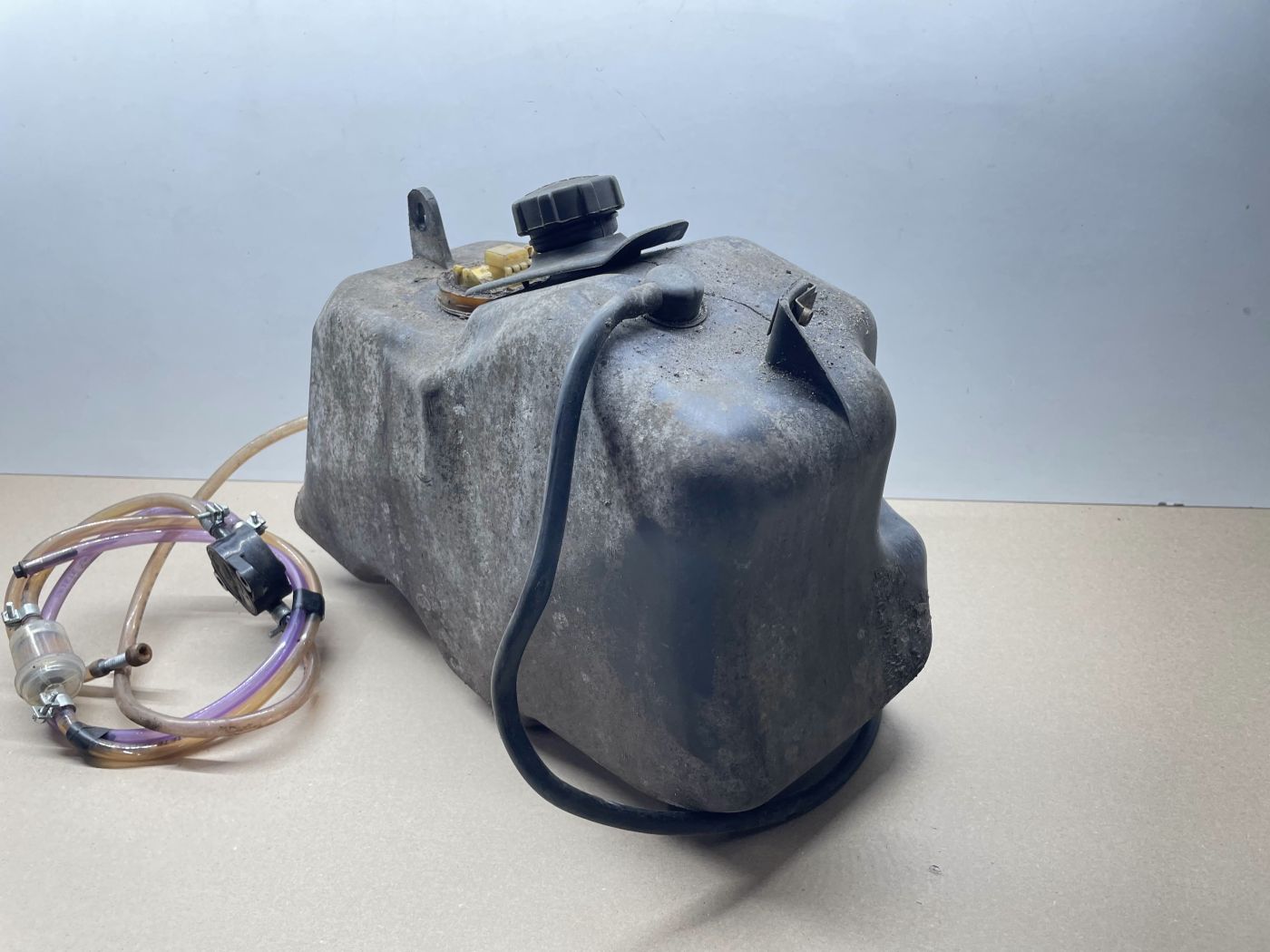 Piaggio Beverly 125 - Benzintank Kraftstofftank petrol tank Tankgeber (110)