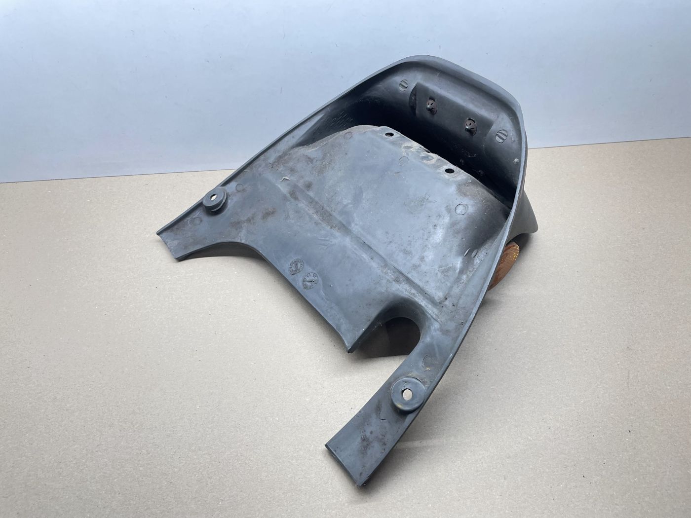 Malaguti F15 - Spritzschutz hinten Kennzeichenhalter Verkleidung fairing (109-12)