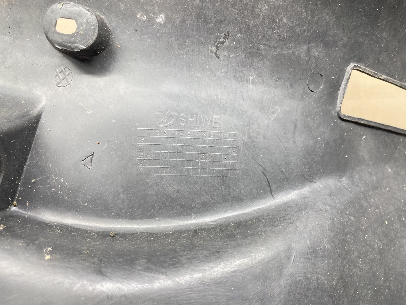 Longjia LJ125T-A Raptor  -  Beinschild Innenraum Abdeckung Verkleidung  (109V)