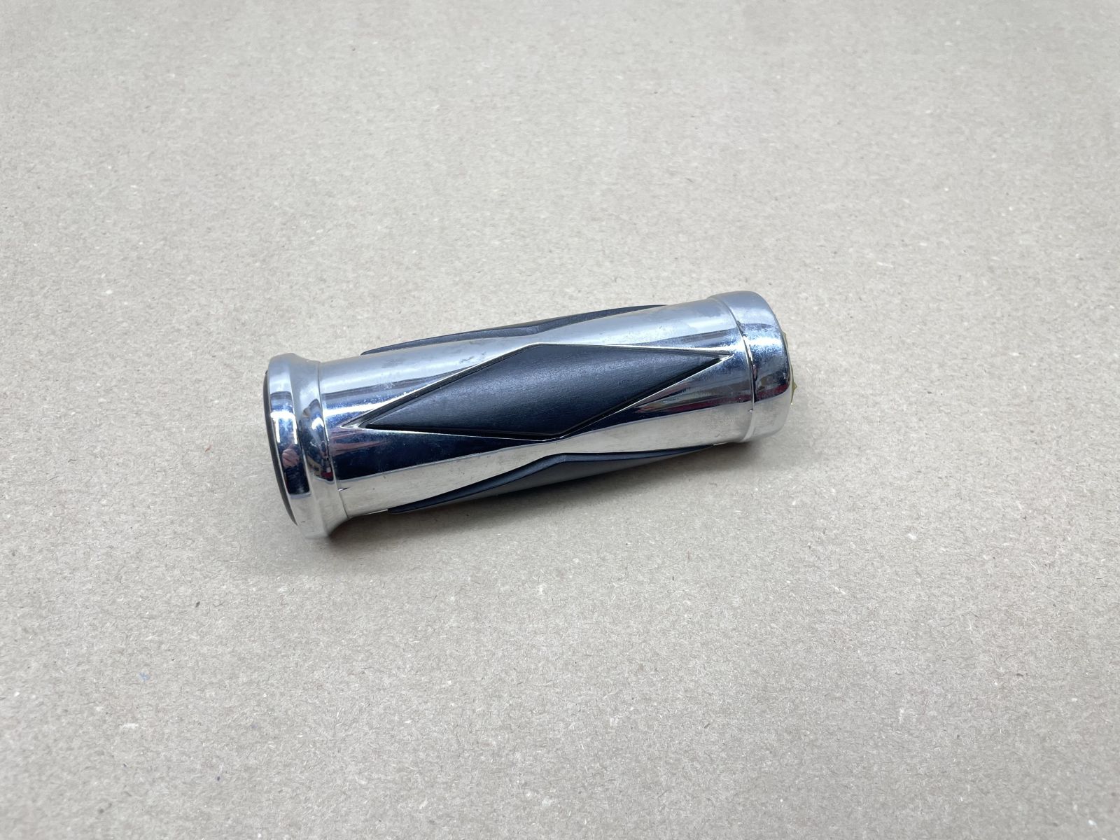 1" Lenker Griff  25mm Chrom Diamond für Harley Suzuki Yamaha Kawasaki Cruiser (118-25)