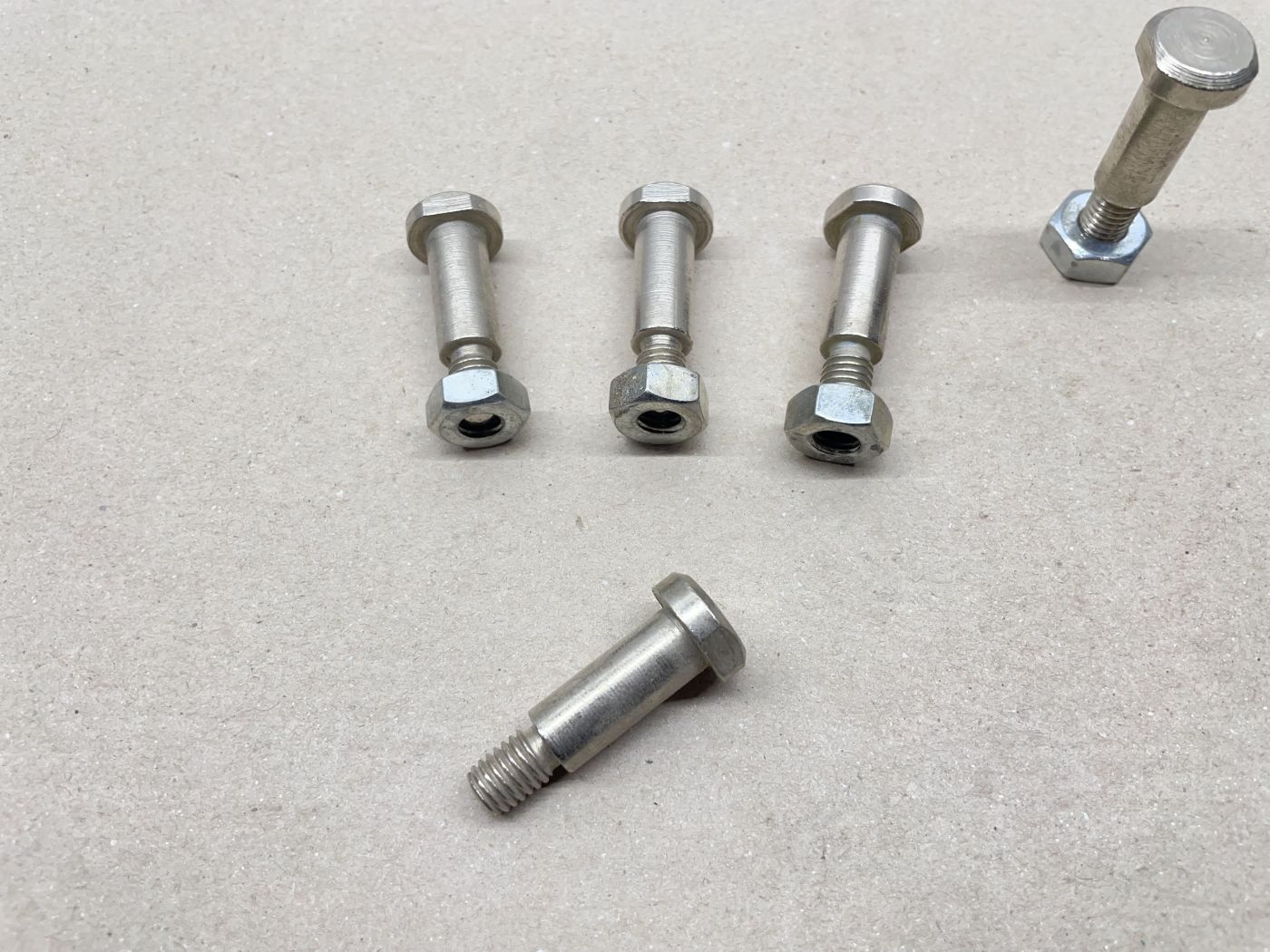 5x Schraube M8 40mm Bolzen Bremse ? NOS Hercules KTM DKW Puch Göricke ILO (39-49R)