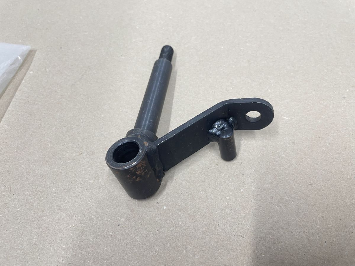 LEM Condor / Cayman - Achsschenkel rechts fusello steering gear spindle (118-8)