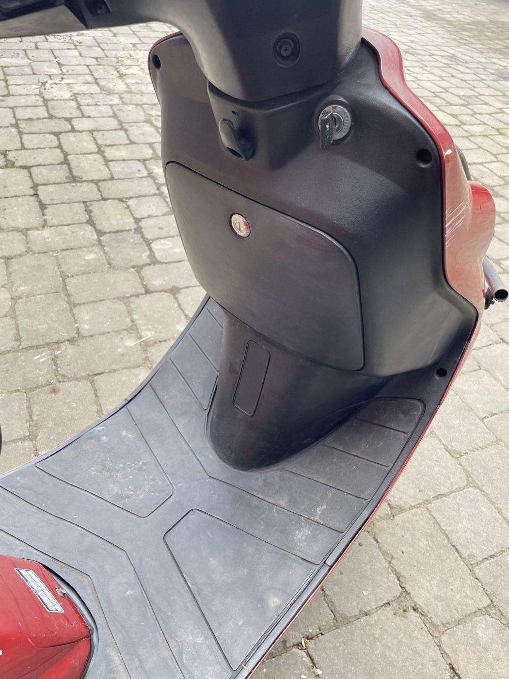 Kymco KB 50  - Beinschild Verkleidung Innenraum Abdeckung fairing (117)