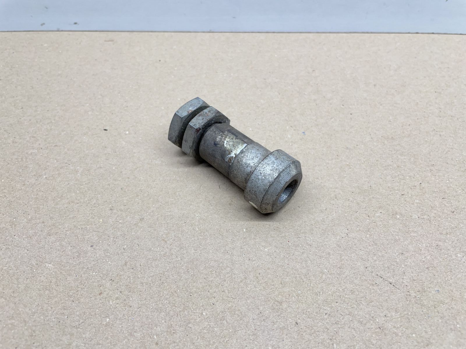 Hercules Lastboy- ORIGINAL Hülse Hinterrad Reifen hinten (46)