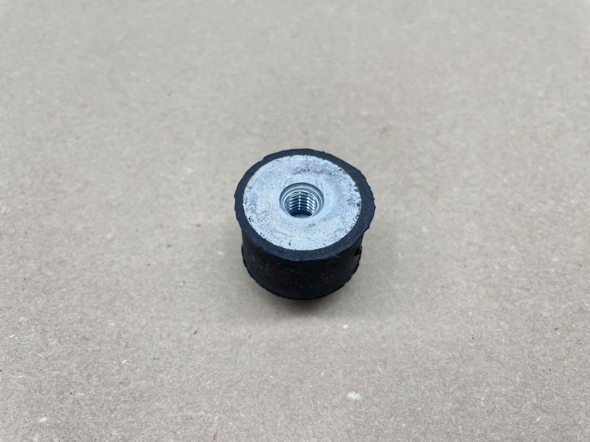 LEM LX2 LX3 R2 R3 - Silentblock Auspuff 0400542 exhaust mounting rubber bush (118-21)