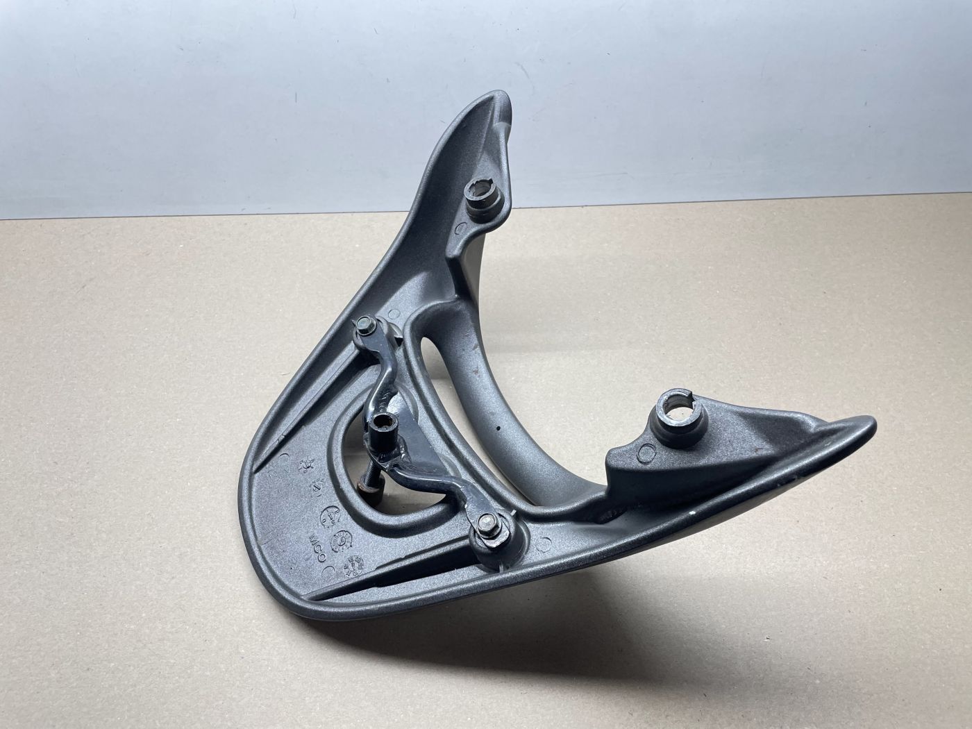 Kymco Vitality 2T - original Gepäckträger Topcase Koffer Halterung  (108)