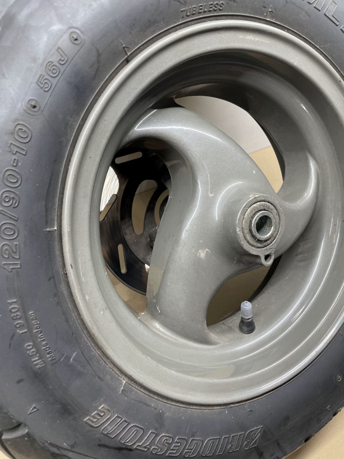Piaggio TPH 50 - Vorderrad Reifen Felge vorne wheel (84-29)